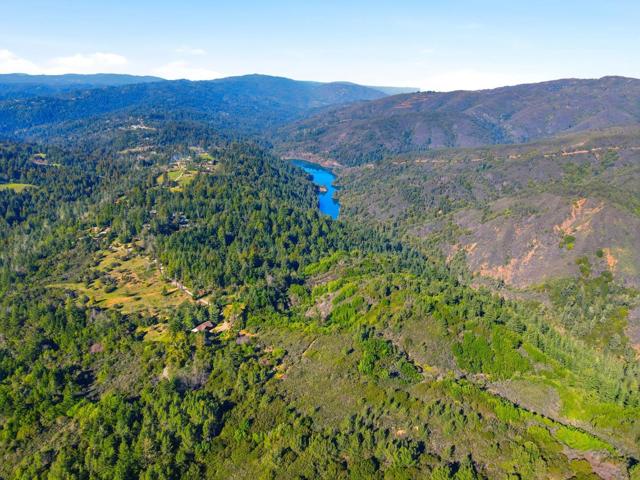 24733 Loma Prieta Avenue, Los Gatos CA: https://media.crmls.org/mediaz/5eaa9cbc-2824-4b4a-8fab-544e0a6b03fd.jpg