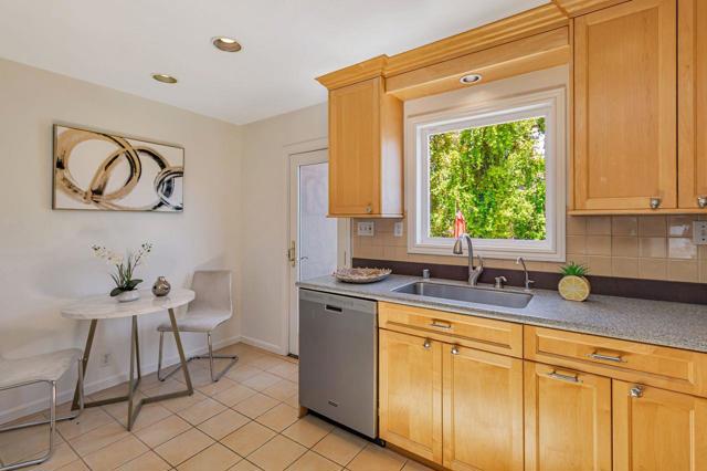2534 Howard Avenue, San Carlos CA: https://media.crmls.org/mediaz/5eaba398-9638-4de1-ae5d-d0adf6960fb3.jpg