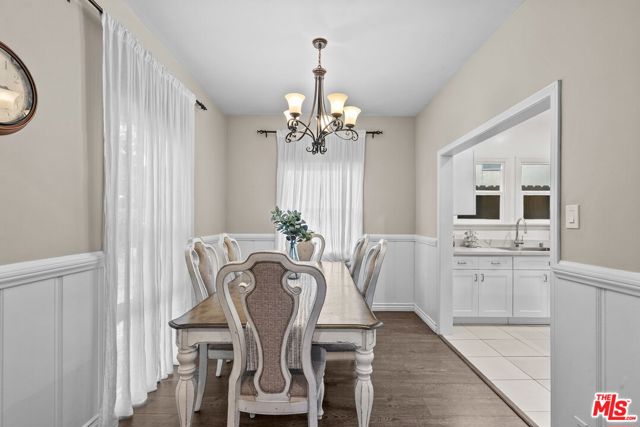 9528 W Olympic Boulevard, Beverly Hills CA: https://media.crmls.org/mediaz/5eabc3e4-2ff0-4178-8bc4-f9382e5a4cd5.jpg