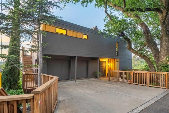 25 Grove Street, Los Gatos CA: https://media.crmls.org/mediaz/5eabffab-5003-4688-b522-5ed6002f0594.jpg