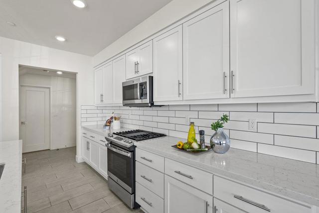 9476 Seawind Way, Newark CA: https://media.crmls.org/mediaz/5eac0753-7f91-4c85-a0d8-ca95ca05a63a.jpg