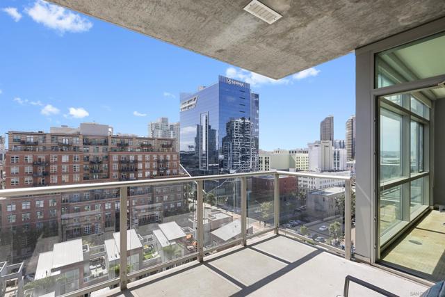 800 The Mark Ln, San Diego, California 92101, 1 Bedroom Bedrooms, ,1 BathroomBathrooms,Condominium,For Sale,The Mark Ln,250020963SD