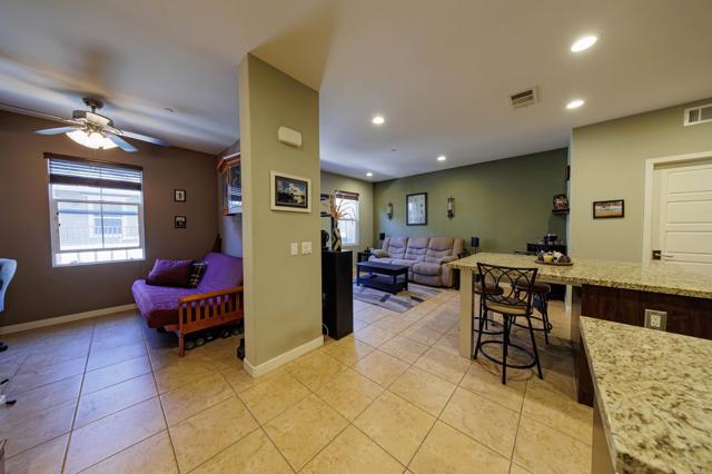 Detail Gallery Image 6 of 24 For 2118 Cosmo Way, San Marcos,  CA 92078 - 2 Beds | 2/1 Baths