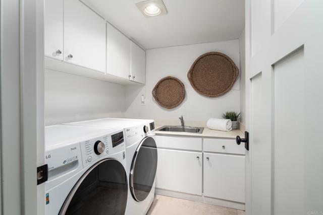 14730 Caminito Porta Delgada, Del Mar CA: https://media.crmls.org/mediaz/5eac701f-2ea2-4eac-881e-fe7472230c51.jpg