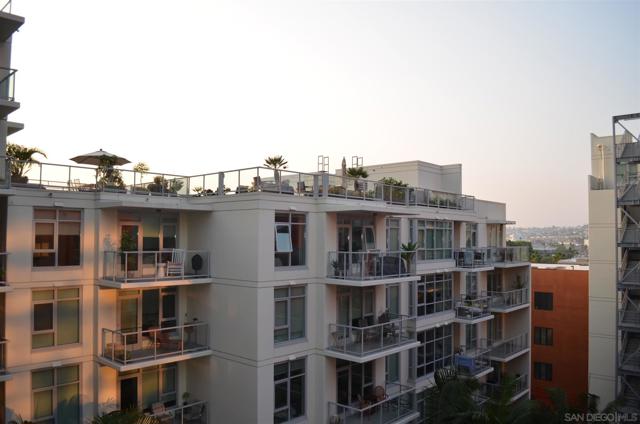 1431 Pacific Hwy, San Diego CA: https://media.crmls.org/mediaz/5eaca609-07ab-4b7c-93e7-1dd120e43f33.jpg