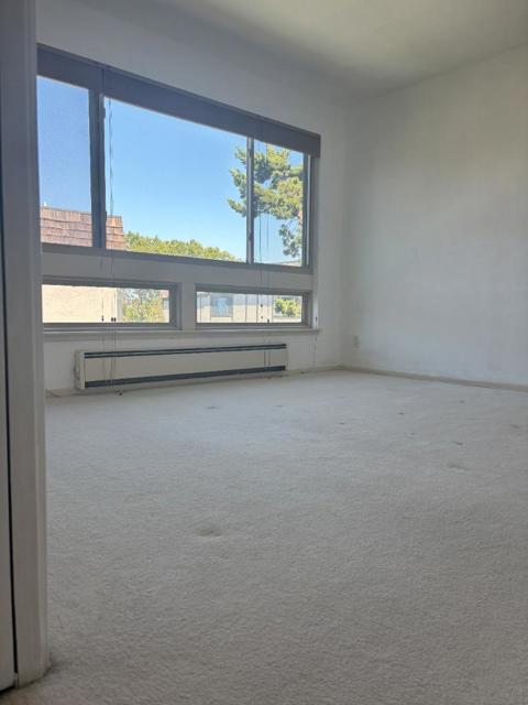 80 El Camino Real, Burlingame CA: https://media.crmls.org/mediaz/5eace8ca-7b67-4b8a-b881-bfec9d131ed9.jpg