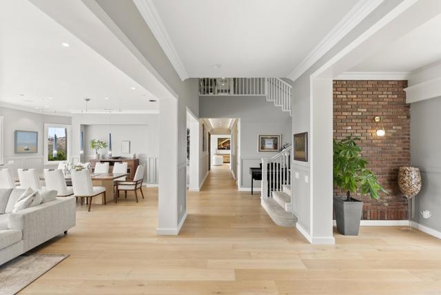 210 Gibson Pt, Solana Beach CA: https://media.crmls.org/mediaz/5ead0813-5178-4f38-b906-31be9410a4fe.jpg