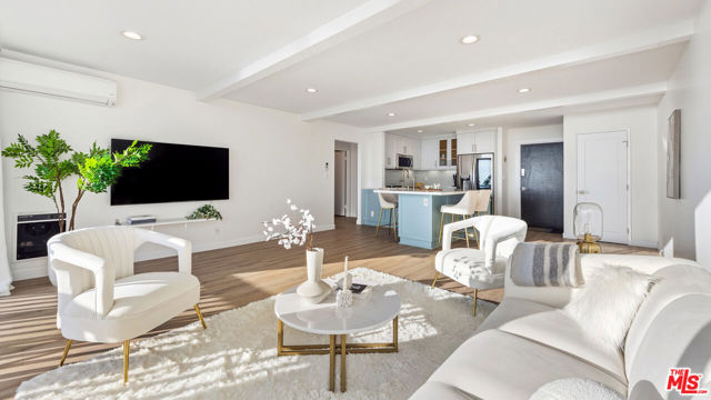 11862 Starfish Lane, Malibu CA: https://media.crmls.org/mediaz/5ead49a1-c593-429a-bb8b-236a7bc727e3.jpg