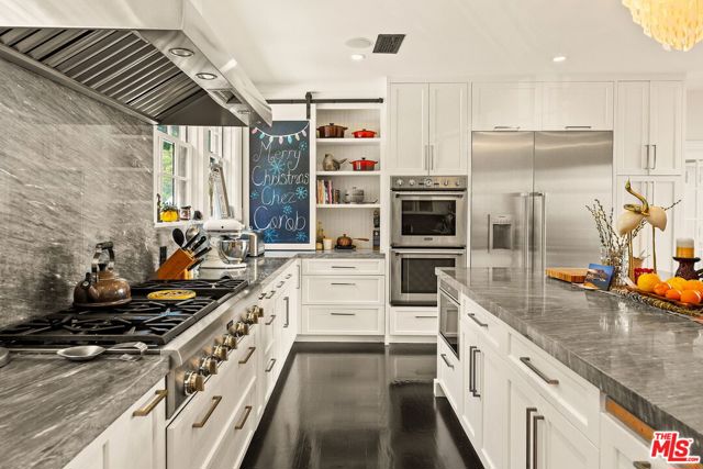 2324 N Vermont Avenue, Los Angeles CA: https://media.crmls.org/mediaz/5ead4bd1-519d-4c43-bf5e-2c7c41a792be.jpg