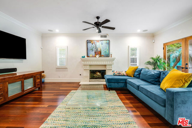 4520 TYRONE Avenue, Sherman Oaks CA: https://media.crmls.org/mediaz/5ead8130-e7c1-44a9-820e-a7c22cc2db37.jpg