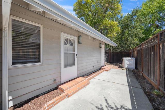 20345 Argonaut Drive, Saratoga CA: https://media.crmls.org/mediaz/5eae224e-533c-46f7-ab03-0db831e1e47b.jpg