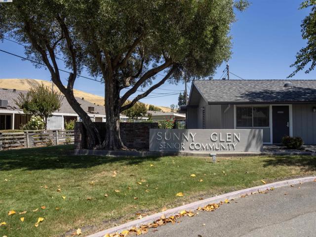 156 Dogwood Pl, San Ramon CA: https://media.crmls.org/mediaz/5eae3129-33e7-42d7-99f7-85ba334b8089.jpg
