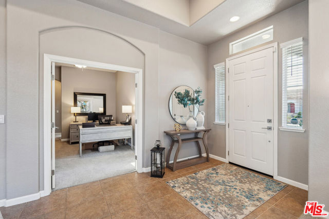 11051 Fiore Drive, Rancho Cordova CA: https://media.crmls.org/mediaz/5eae36e1-dbab-4706-ad88-c6309217e20a.jpg