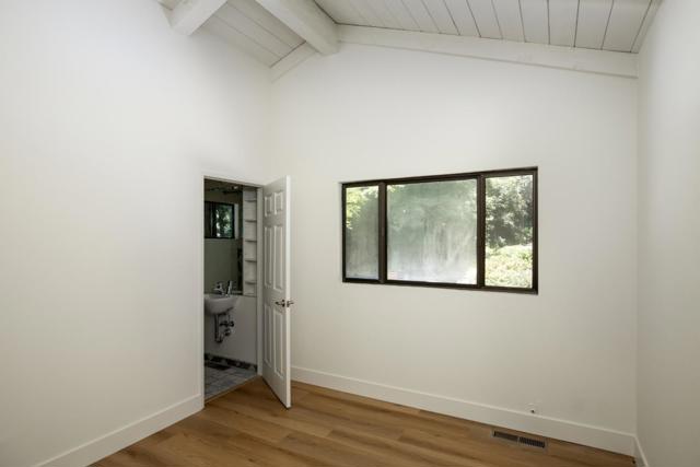 125 Grandview Drive, Woodside CA: https://media.crmls.org/mediaz/5eae7a4f-840b-4fc2-bcd5-5a266be44edf.jpg
