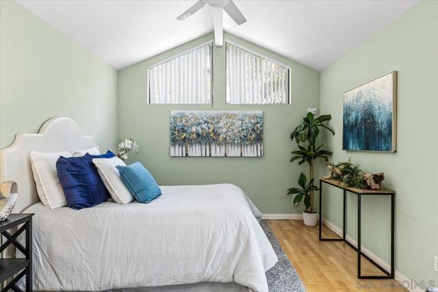 6340 Caminito Del Pastel, San Diego CA: https://media.crmls.org/mediaz/5eaee675-d195-48cc-94c0-8399e8c6aaa7.jpg