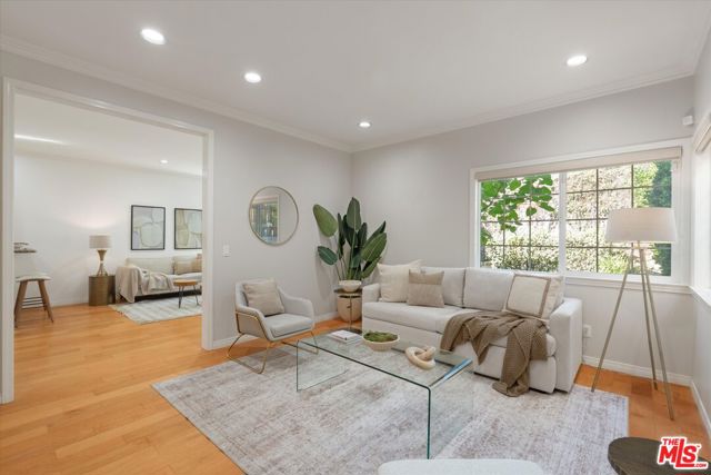 2409 Olive Avenue, La Crescenta CA: https://media.crmls.org/mediaz/5eaf9341-12e0-4ad0-9fe3-374e0f156e9e.jpg