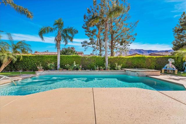 14 Collegiate Circle, Rancho Mirage CA: https://media.crmls.org/mediaz/5eafcb2f-1647-4ae7-8c3e-524ffacab918.jpg