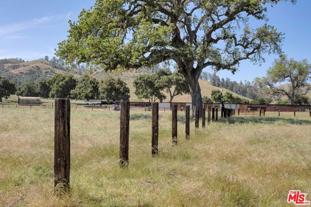 770 Limekiln Road, Hollister CA: https://media.crmls.org/mediaz/5eafe556-1248-4e69-abe5-a57b79d93bca.jpg