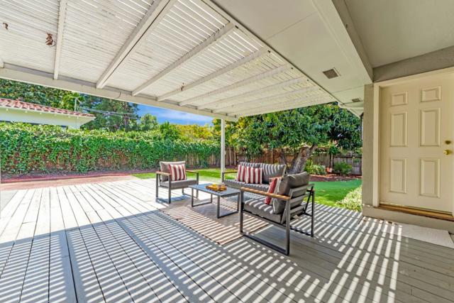171 E Creek Drive, Menlo Park CA: https://media.crmls.org/mediaz/5eb02571-9dba-4d94-91db-cec5cb9f9a4a.jpg