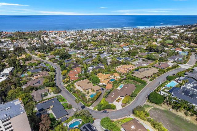 2435 Paseo Dorado, La Jolla CA: https://media.crmls.org/mediaz/5eb02987-9dcc-4499-a3b4-8e0c99b718dd.jpg