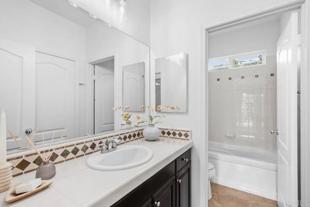 2282 Aventurine Place, Carlsbad CA: https://media.crmls.org/mediaz/5eb02ab9-b25b-48e5-81b9-e56efbb16198.jpg
