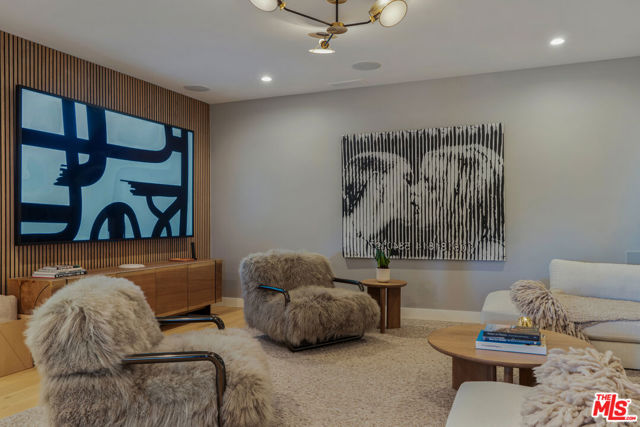 654 S Cumberland Drive, Lake Arrowhead CA: https://media.crmls.org/mediaz/5eb0c516-6760-4c71-a7d6-347bfb316e77.jpg