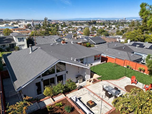 217 W 40th Avenue, San Mateo CA: https://media.crmls.org/mediaz/5eb19cc1-8fd0-4b2e-b698-6d50218bc0c5.jpg