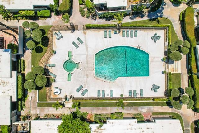 130 W Racquet Club Road #511, Palm Springs, CA 92262