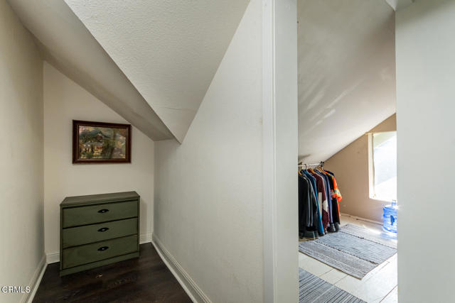 Detail Gallery Image 39 of 69 For 1955 N Los Robles Ave, Pasadena,  CA 91104 - 5 Beds | 3 Baths