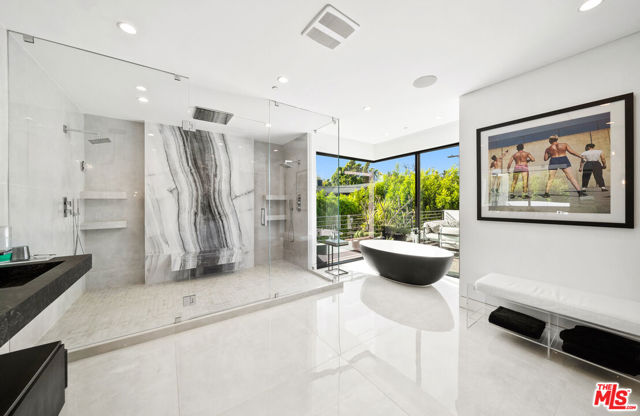 849 N Spaulding Avenue, Los Angeles CA: https://media.crmls.org/mediaz/5eb29d1a-6371-4efc-b242-f321c7e8f557.jpg