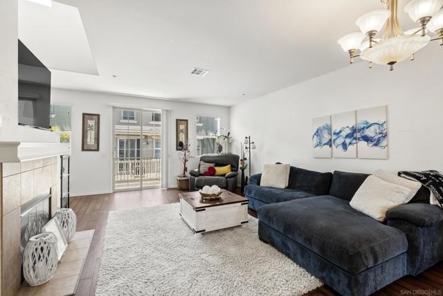 1824 Peach Ct, Chula Vista CA: https://media.crmls.org/mediaz/5eb30dac-b524-41f9-8a4a-fef423f62016.jpg