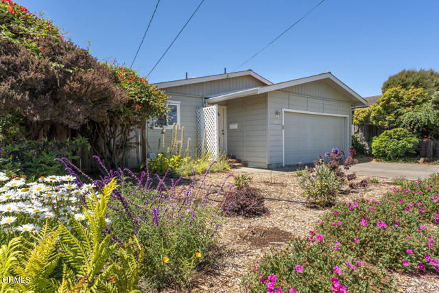 Detail Gallery Image 1 of 20 For 435 S Corry St, Fort Bragg,  CA 95437 - 3 Beds | 2 Baths