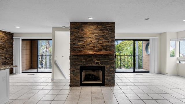 Detail Gallery Image 10 of 36 For 812 Kalpati Cir #E,  Carlsbad,  CA 92008 - 2 Beds | 3 Baths