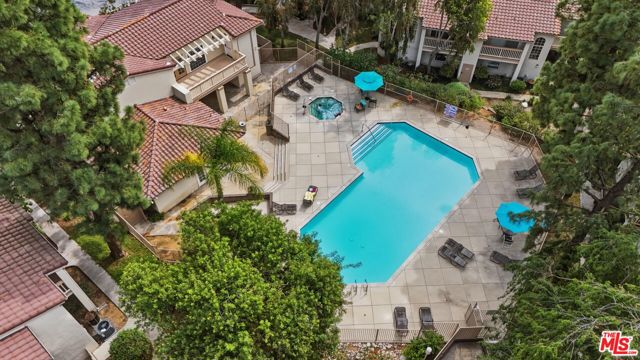 675 Oak Run Trail, Oak Park CA: https://media.crmls.org/mediaz/5eb3ed3b-ae06-4997-915c-4b5d8934cf28.jpg