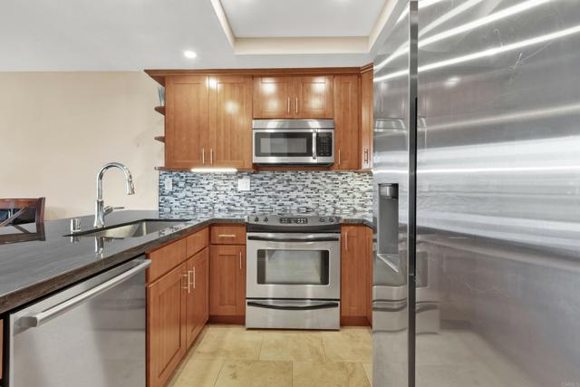 2348 La costa Avenue, Carlsbad CA: https://media.crmls.org/mediaz/5eb5f8ea-46ef-4180-aa02-8755cac75cec.jpg
