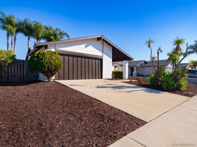 398 Coco Palms Dr, Oceanside, California 92058, 4 Bedrooms Bedrooms, ,2 BathroomsBathrooms,Single Family Residence,For Sale,Coco Palms Dr,250017064SD