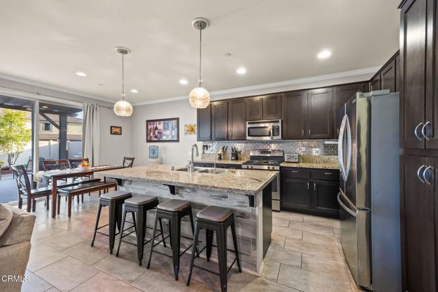 396 Edgewood Drive, Fillmore CA: https://media.crmls.org/mediaz/5eb89752-5cca-4227-9687-7c41c59fd619.jpg