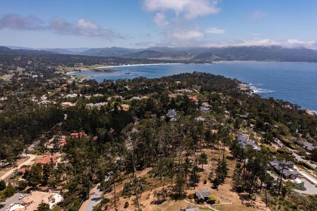 1272 Portola Road, Pebble Beach CA: https://media.crmls.org/mediaz/5eb8c62f-6638-4c6f-911a-d608f7560226.jpg