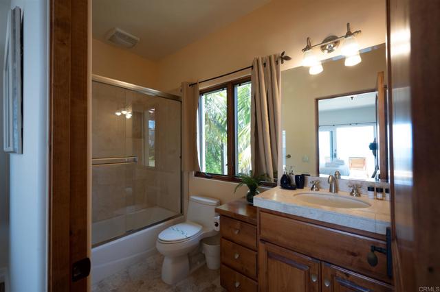 Detail Gallery Image 20 of 36 For 5556 Calumet Ave, La Jolla,  CA 92037 - 3 Beds | 3/1 Baths