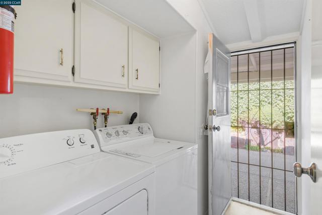 1201 Monument Blvd, Concord CA: https://media.crmls.org/mediaz/5eb8f509-9b3c-454c-9fe0-b240a5b29cf4.jpg