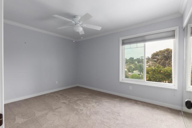 348 Avenida De Las Rosas, Encinitas CA: https://media.crmls.org/mediaz/5eb9513c-54f0-4438-9ea3-ef4c169e4c28.jpg