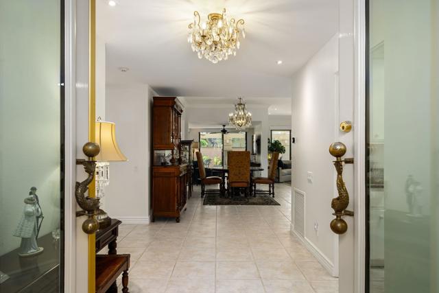 19 Cornell Drive, Rancho Mirage CA: https://media.crmls.org/mediaz/5eb9797e-ec41-42dc-ba84-f0f54cba051a.jpg