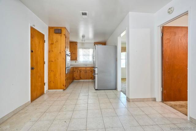 940 Gladys, El Cajon CA: https://media.crmls.org/mediaz/5eb98725-0216-4a8d-ba02-1effe38147fc.jpg