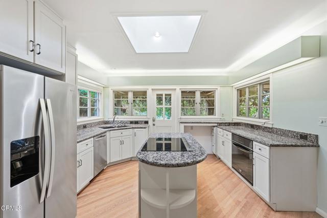 Detail Gallery Image 15 of 71 For 1768 Casa Grande St, Pasadena,  CA 91104 - 3 Beds | 3 Baths