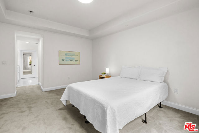 12975 Agustin Place, Playa Vista CA: https://media.crmls.org/mediaz/5ebac1e8-5e6a-46b4-b14d-61aca92de538.jpg