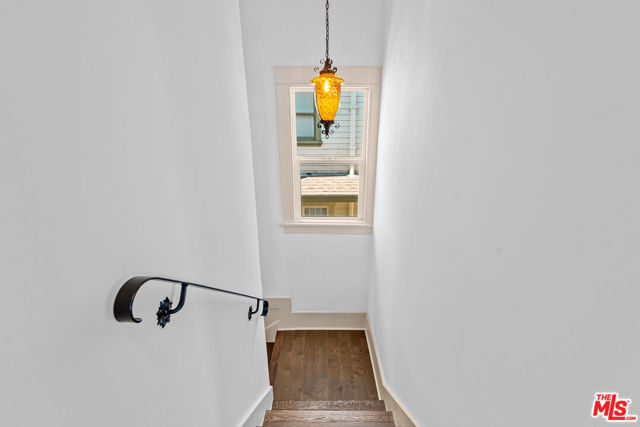 3816 S Harvard Boulevard, Los Angeles CA: https://media.crmls.org/mediaz/5ebb4026-75ac-4e65-8972-1933ec1befd6.jpg