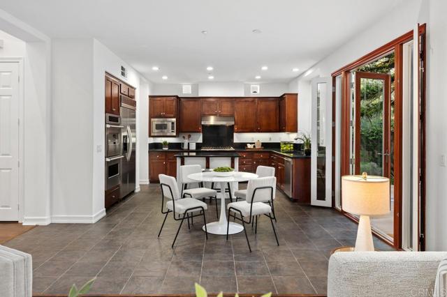 Detail Gallery Image 16 of 50 For 523 Samuel Ct, Encinitas,  CA 92024 - 4 Beds | 4/1 Baths