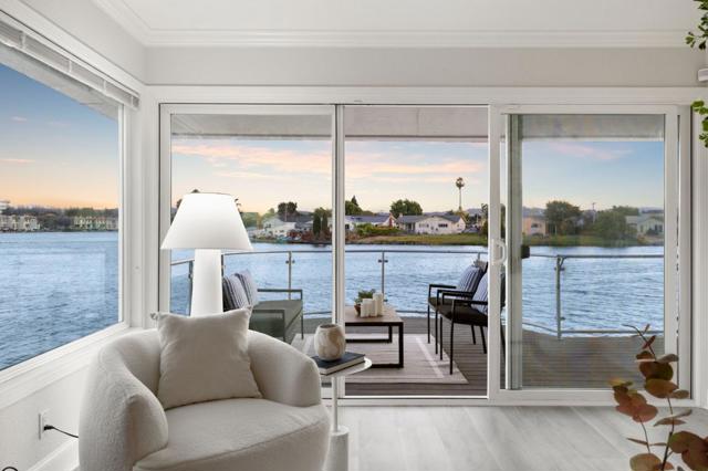 464 Fathom Drive, San Mateo CA: https://media.crmls.org/mediaz/5ebda433-2444-4aa3-9eac-cc969594c52a.jpg