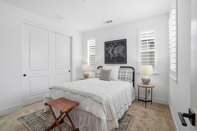 275 Skyview Drive, Marina CA: https://media.crmls.org/mediaz/5ebda656-e304-44b9-a554-209bee50c3aa.jpg