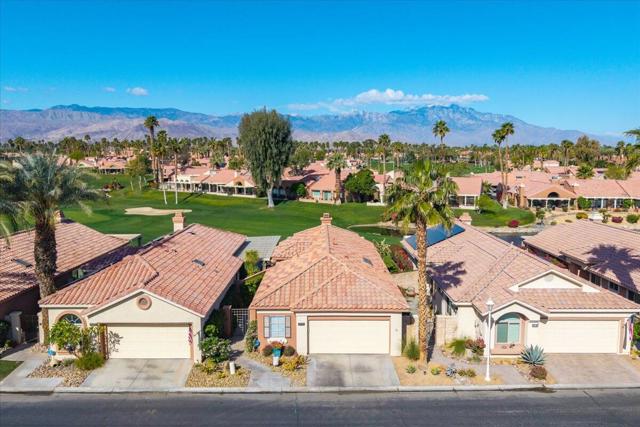 42197 Turqueries Avenue, Palm Desert CA: https://media.crmls.org/mediaz/5ebe08f0-98bf-4d3e-80ce-b49e65aefc79.jpg